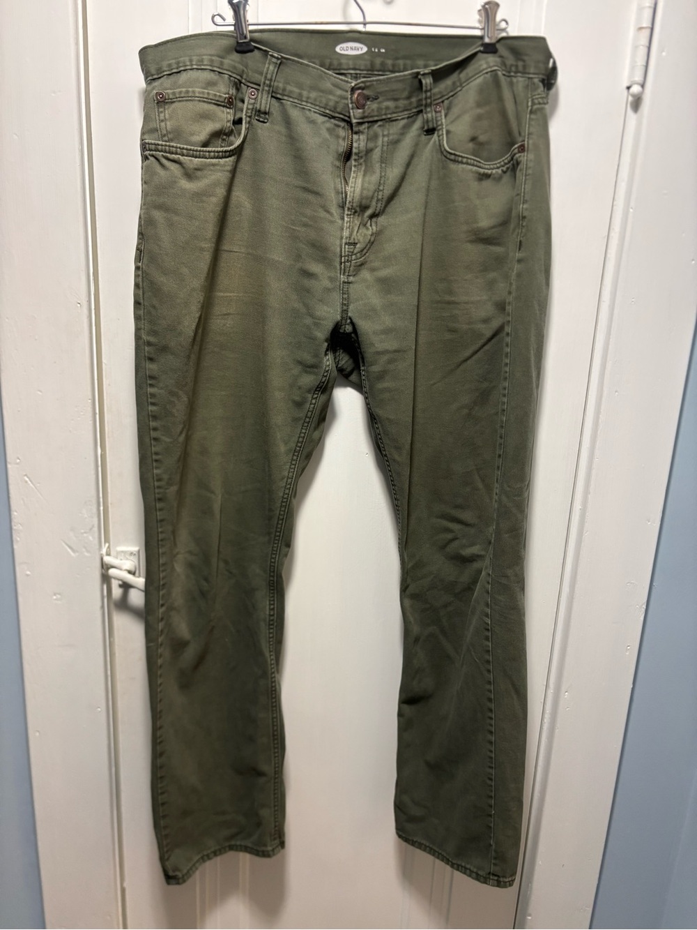 Old Navy Men's Straight Jeans in Olive